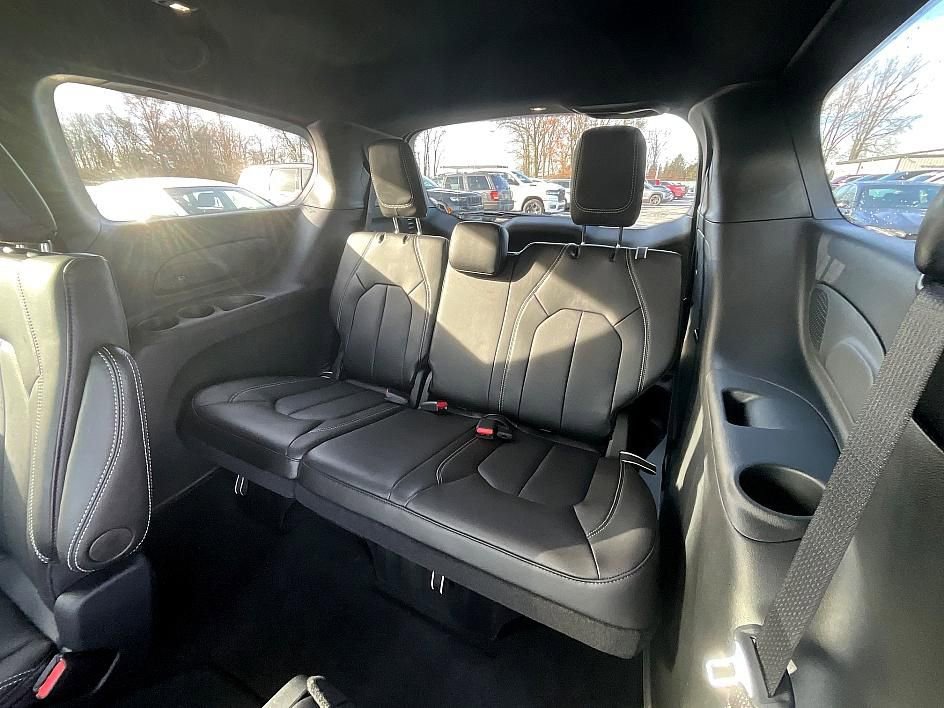 New 2026 Chrysler Pacifica Select image 34