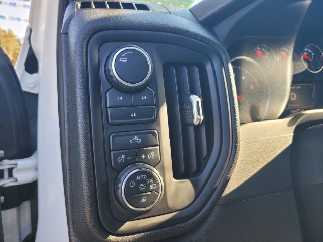 Used 2022 Chevrolet Silverado 2500 Custom w/ Custom Value Package AWD/4WD image 17