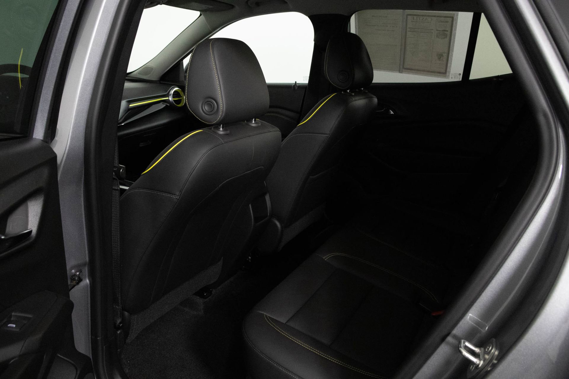 Used 2024 Chevrolet Trax ACTIV w/ Sunroof Package image 35