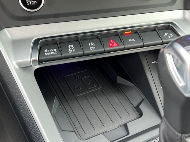 Certified 2025 Audi Q3 2.0T Premium Plus w/ Premium Plus Package image 33