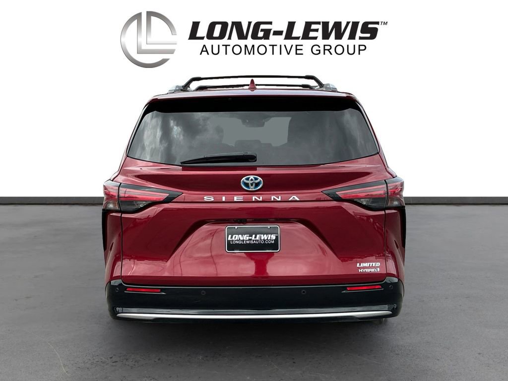 Used 2021 Toyota Sienna Limited image 5