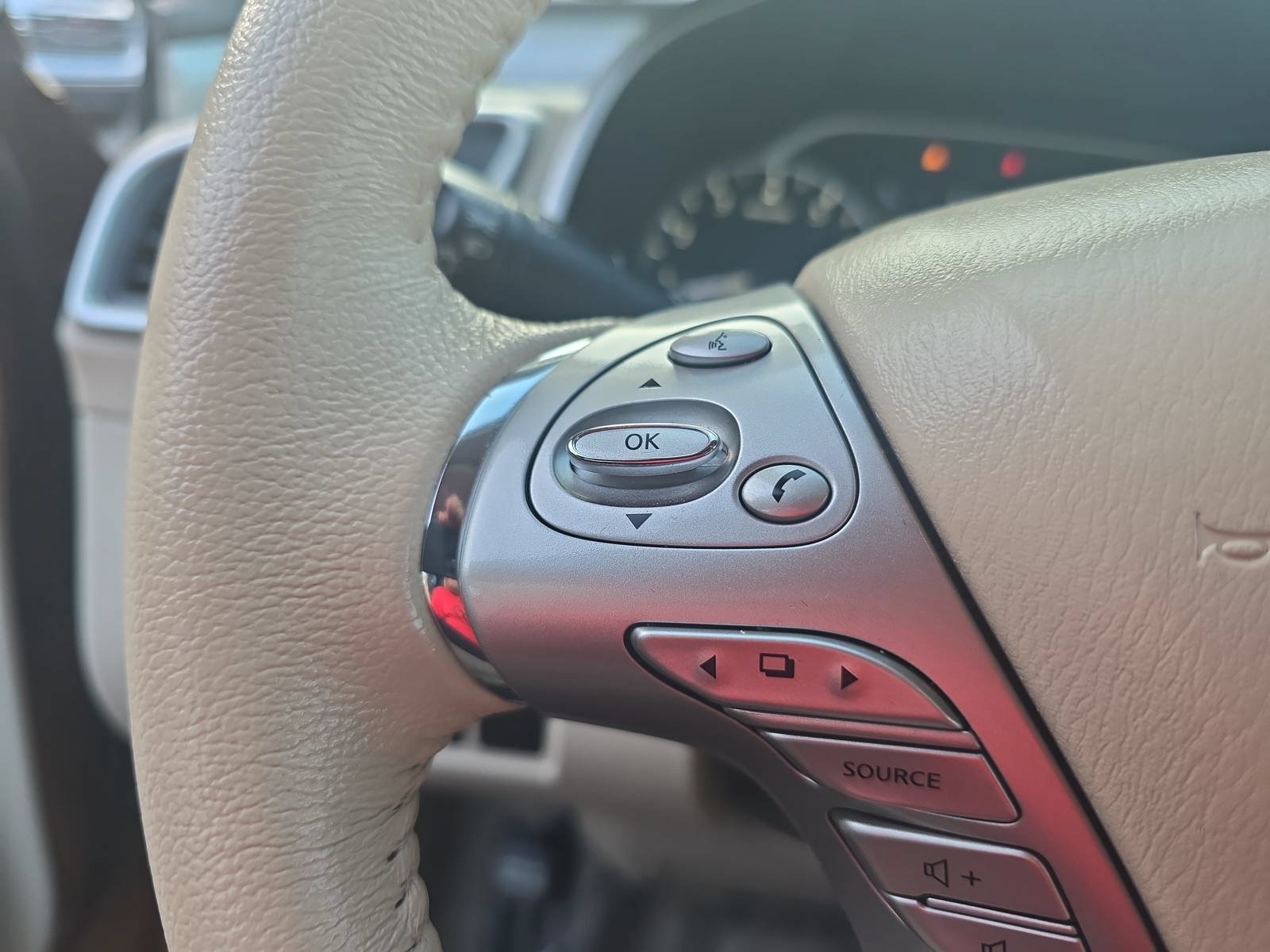 Used 2015 Nissan Murano SL FWD image 17