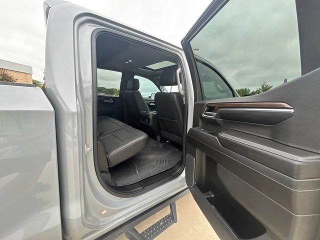 Used 2024 Chevrolet Silverado 1500 LT Trail Boss w/ LT Trail Boss Premium Package AWD/4WD image 28