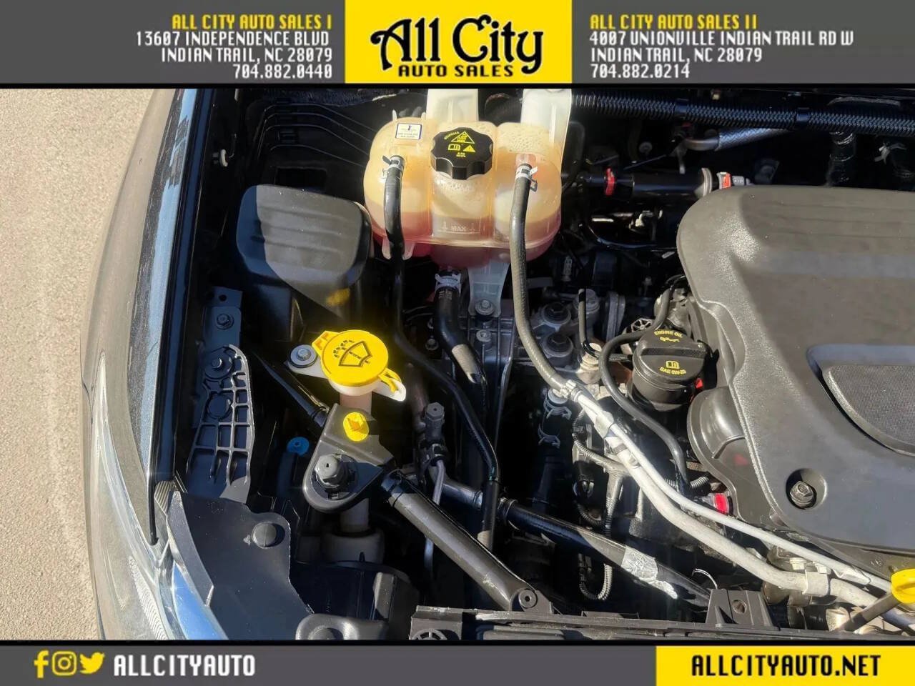 Used 2020 Chrysler Voyager Lxi FWD image 41