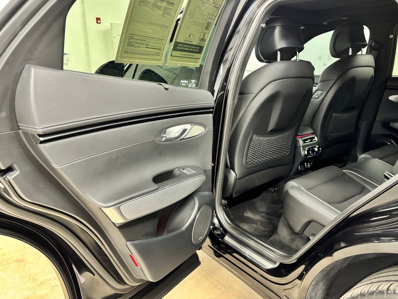 Used 2024 Genesis GV70 2.5T w/ Sport Prestige Package AWD/4WD image 18
