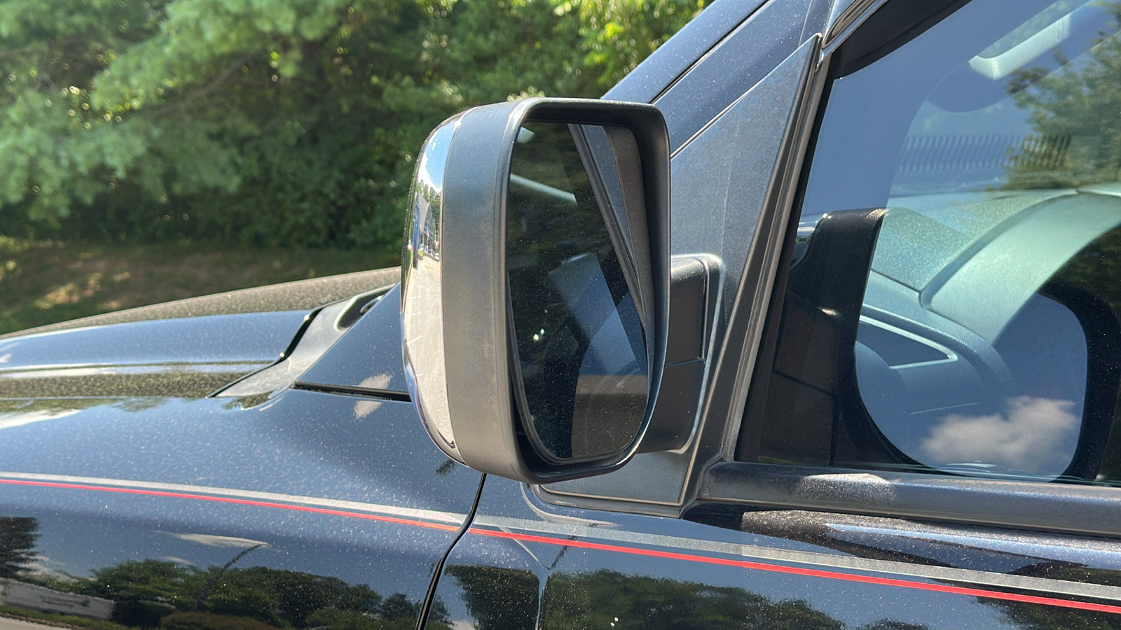 Used 2014 Nissan Titan SV image 13