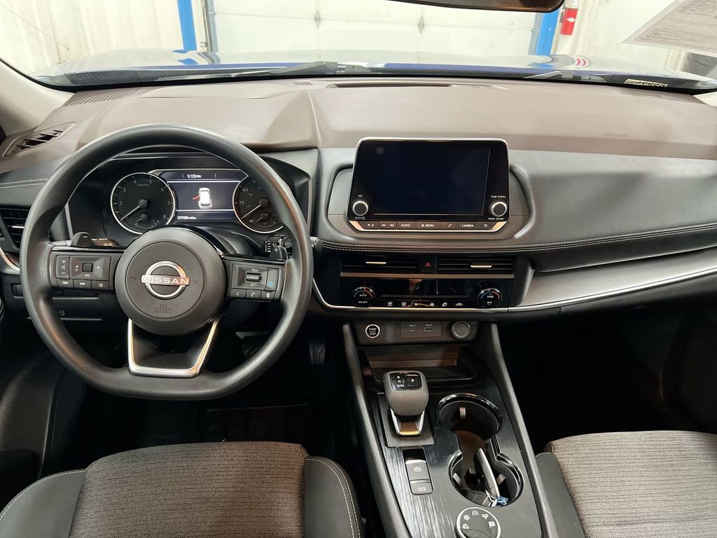 Used 2023 Nissan Rogue SV AWD/4WD image 10