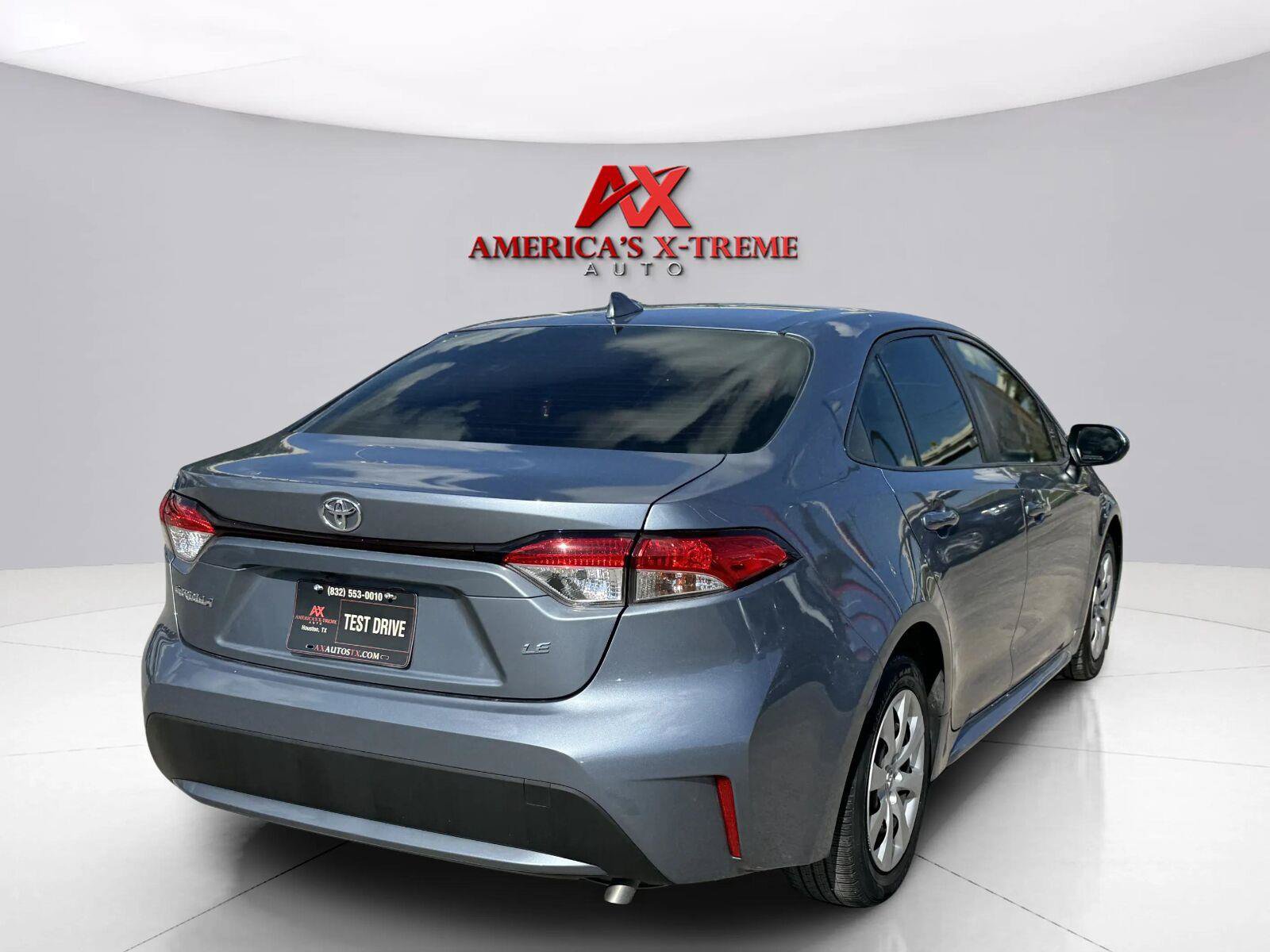 Used 2021 Toyota Corolla LE FWD image 5