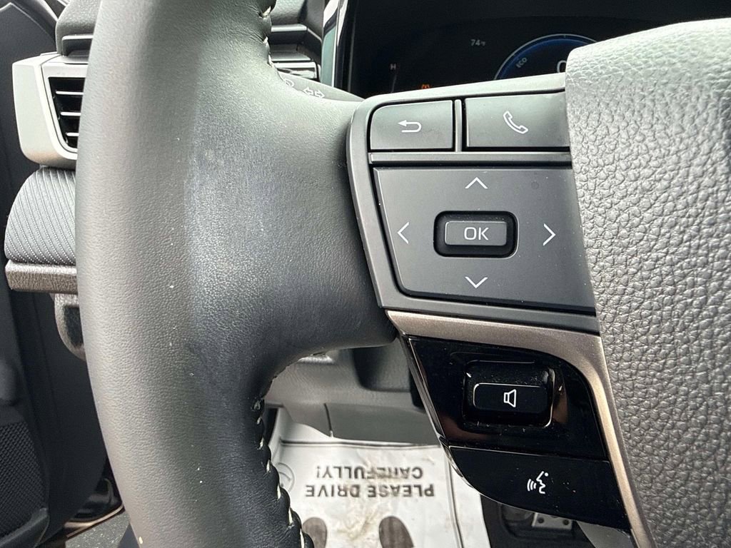Used 2025 Toyota Camry SE w/ Convenience Package FWD image 25