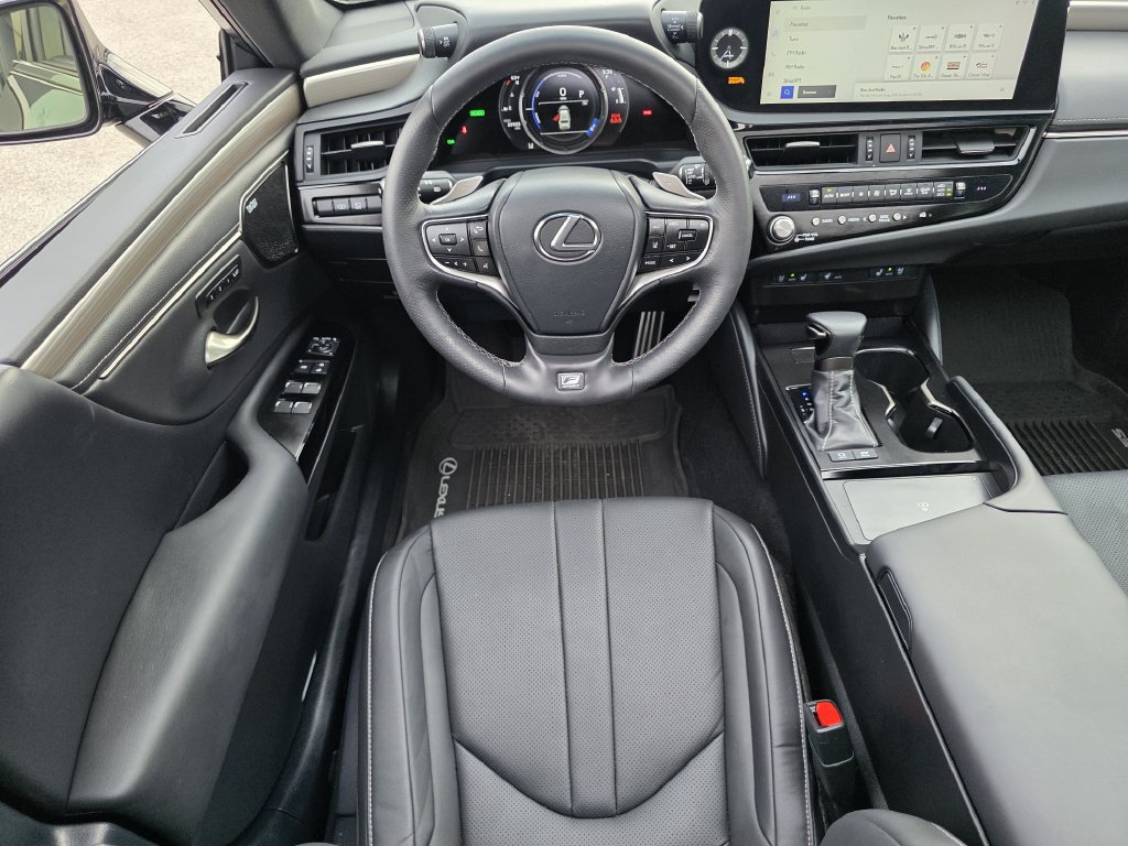 Certified 2024 Lexus ES 300h F Sport FWD image 2