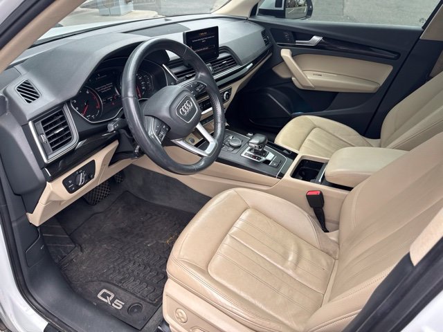 Used 2020 Audi Q5 2.0T Premium w/ Convenience Package AWD/4WD image 6