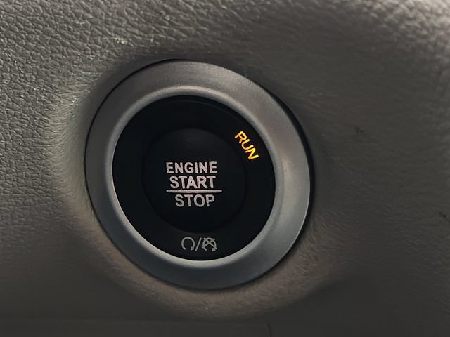 Used 2023 Chrysler Pacifica Touring-L FWD image 24