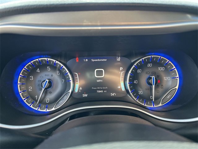 Used 2021 Chrysler Pacifica Touring-L w/ Uconnect Theater Family Group image 23