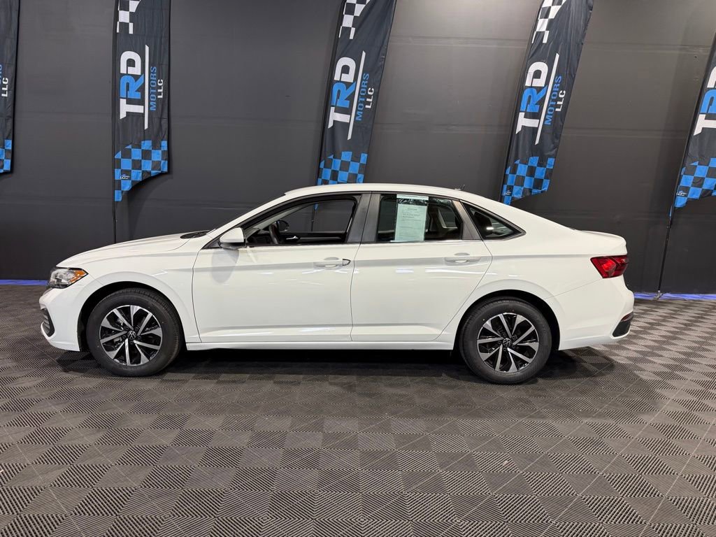 Used 2022 Volkswagen Jetta S FWD image 2