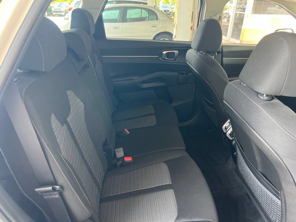Certified 2022 Kia Sorento LX FWD image 14