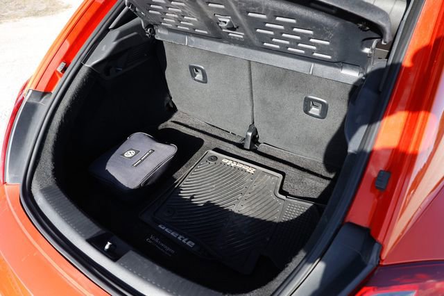 Used 2018 Volkswagen Beetle 2.0T S image 27