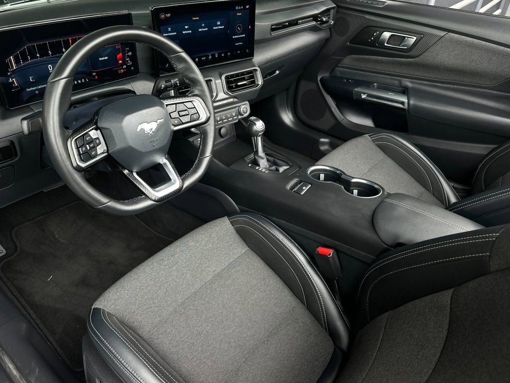 Used 2025 Ford Mustang Convertible image 11