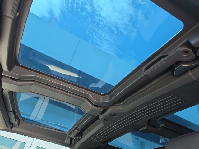 Certified 2025 GMC Hummer EV 3X AWD/4WD image 20