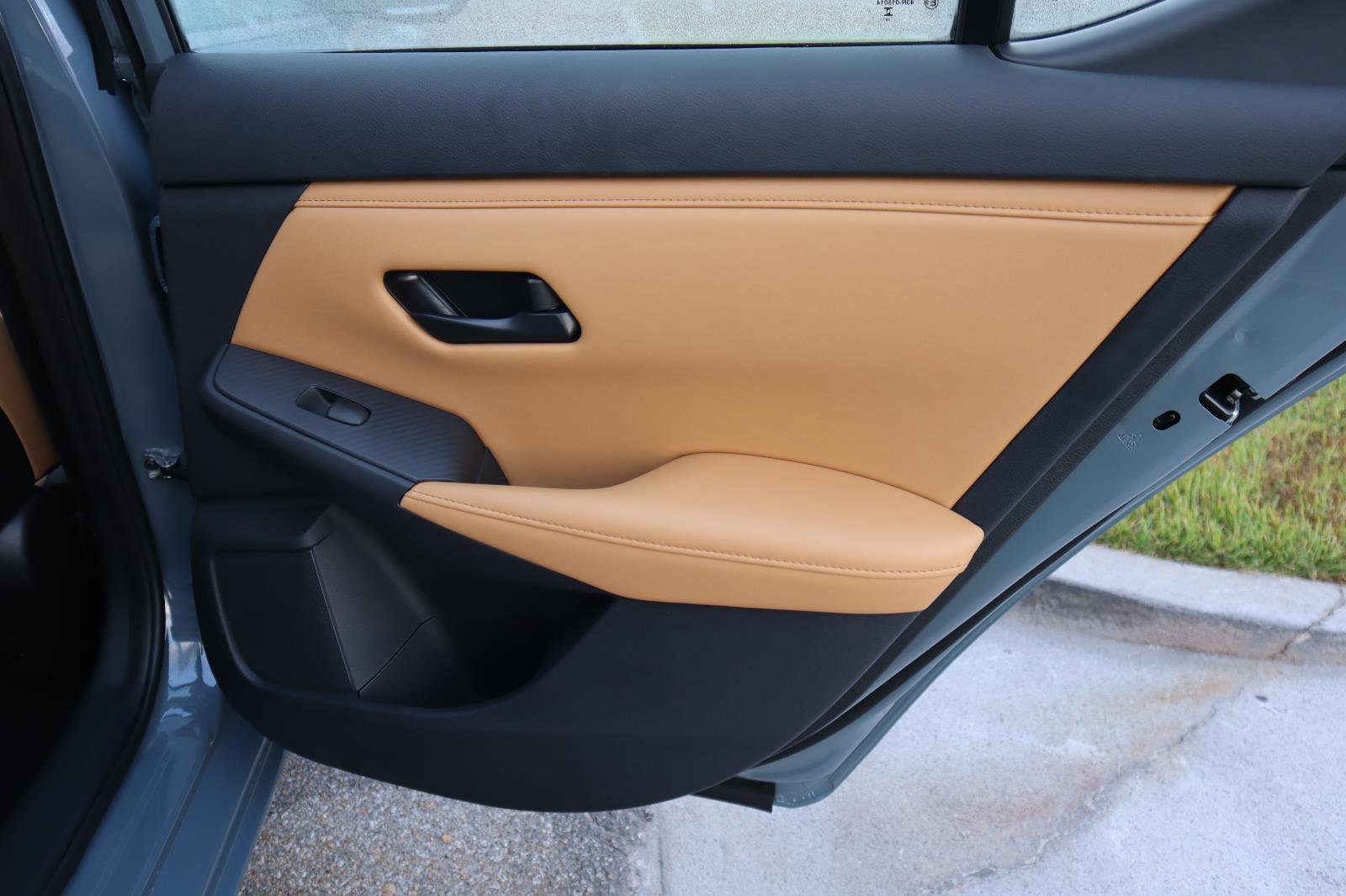 Used 2025 Nissan Sentra SV w/ SV Premium Package image 42