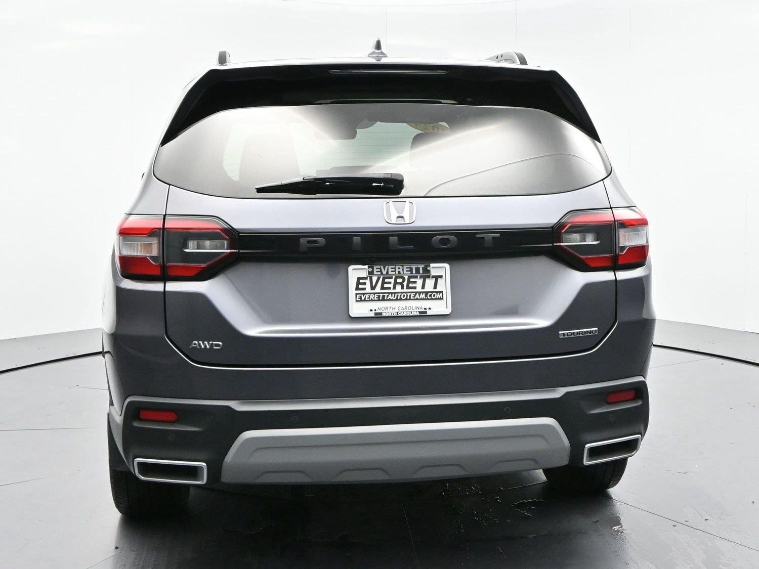 Used 2024 Honda Pilot Touring image 6