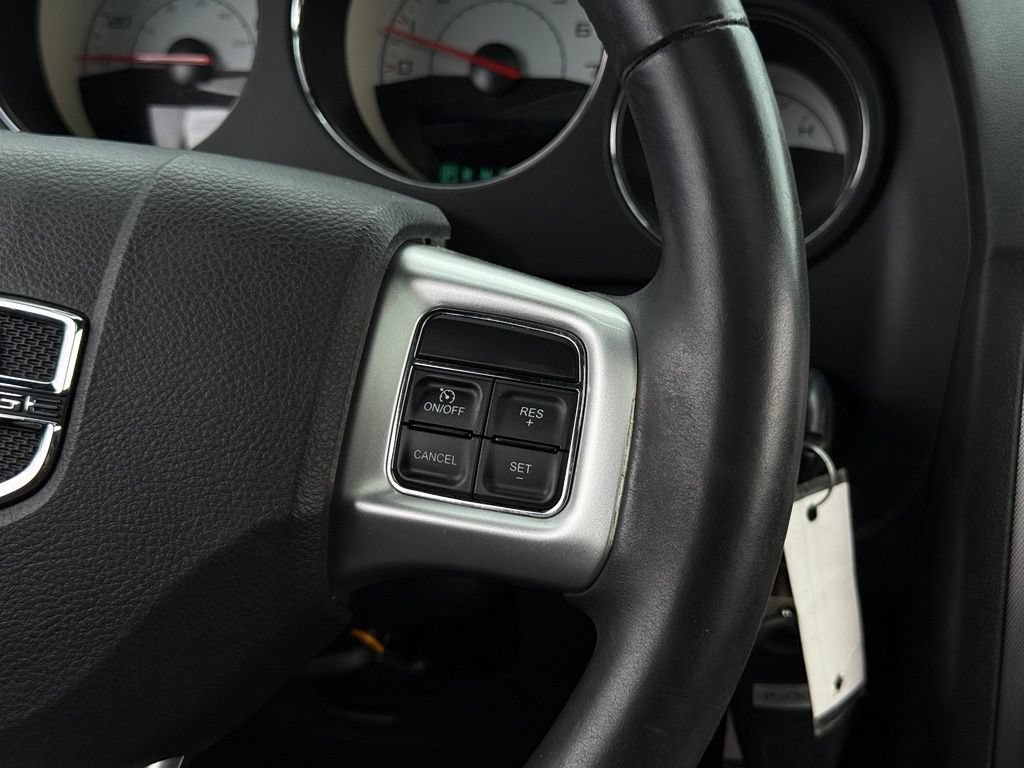 Used 2014 Dodge Challenger SXT Plus RWD image 7