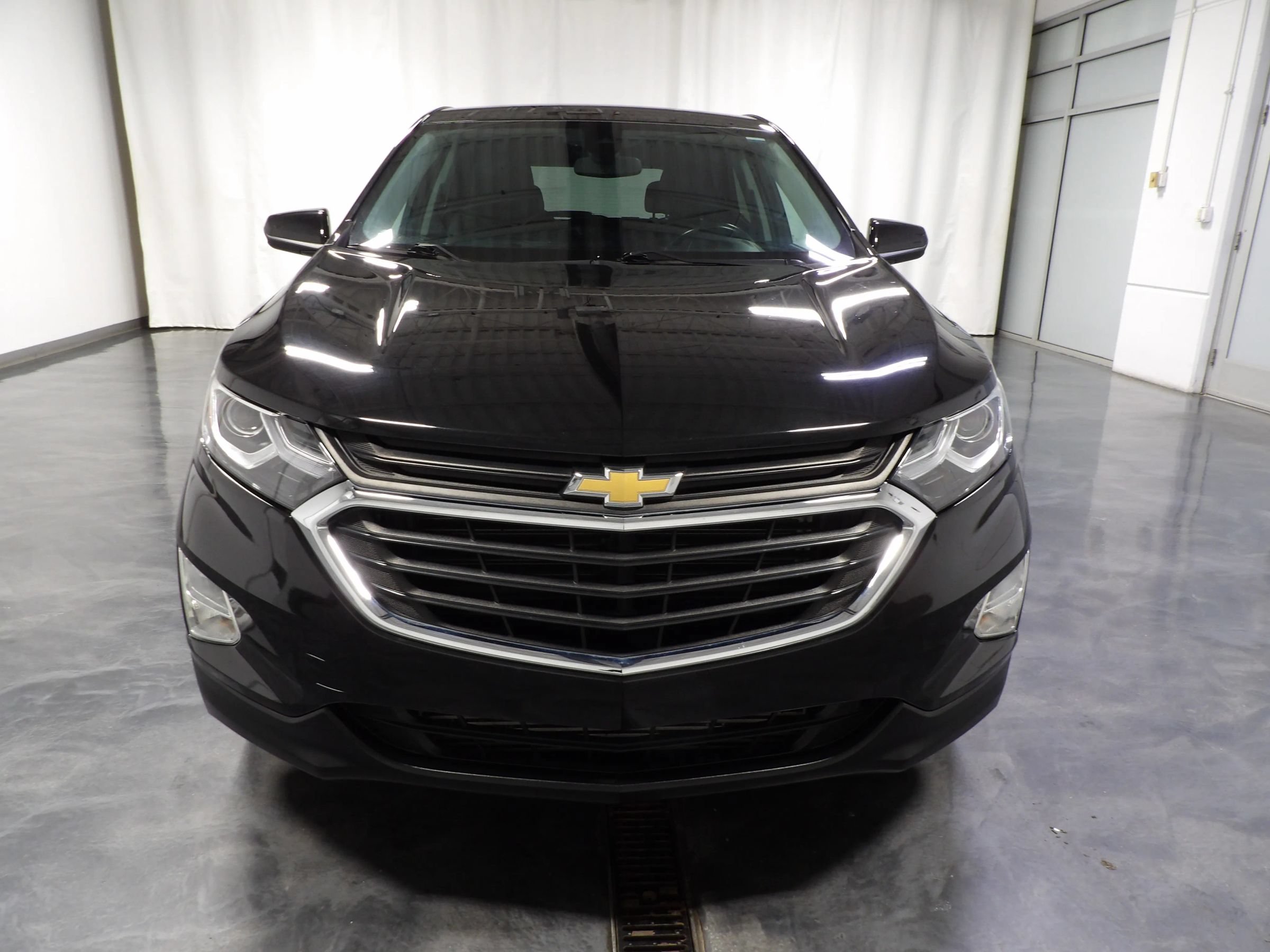 Used 2020 Chevrolet Equinox LT FWD image 2