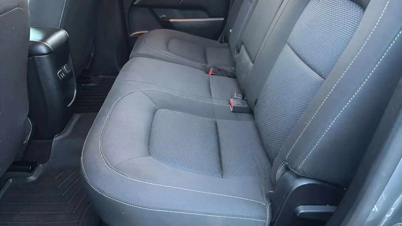 Used 2018 Chevrolet Colorado LT AWD/4WD image 30