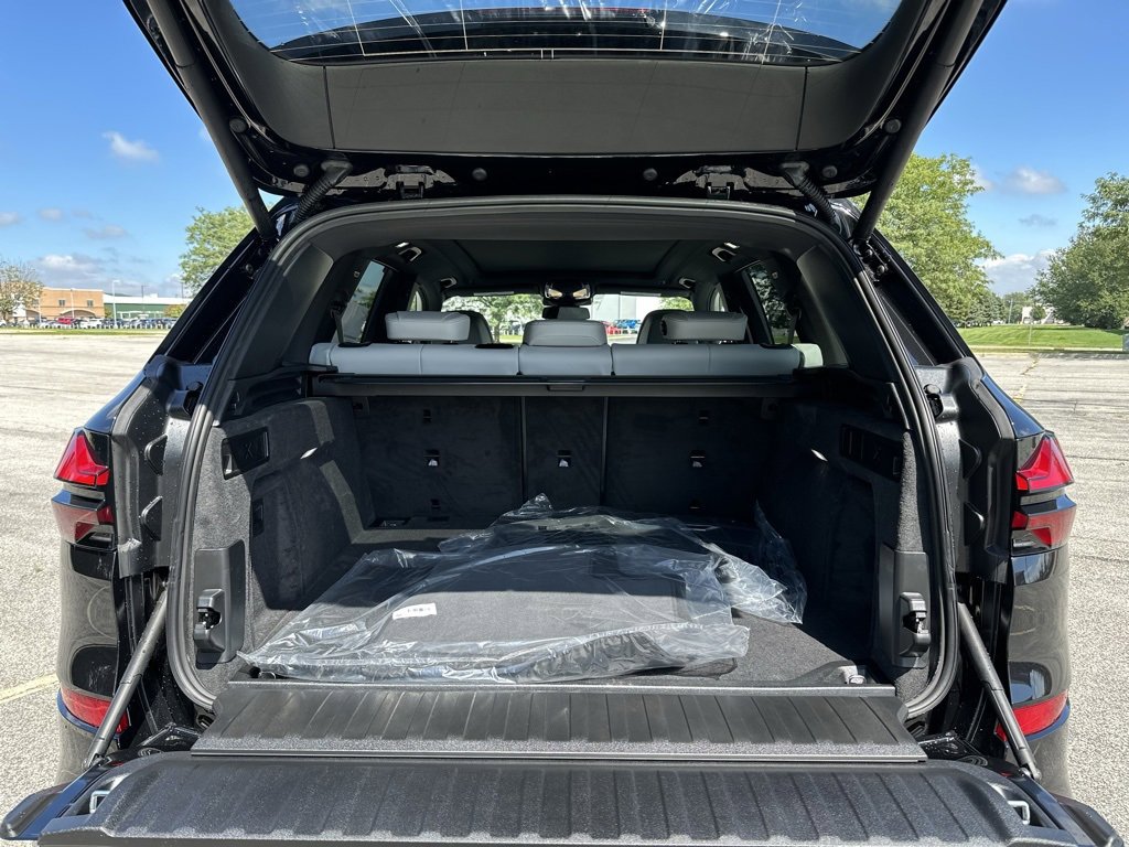 New 2026 BMW X5 M60i image 25