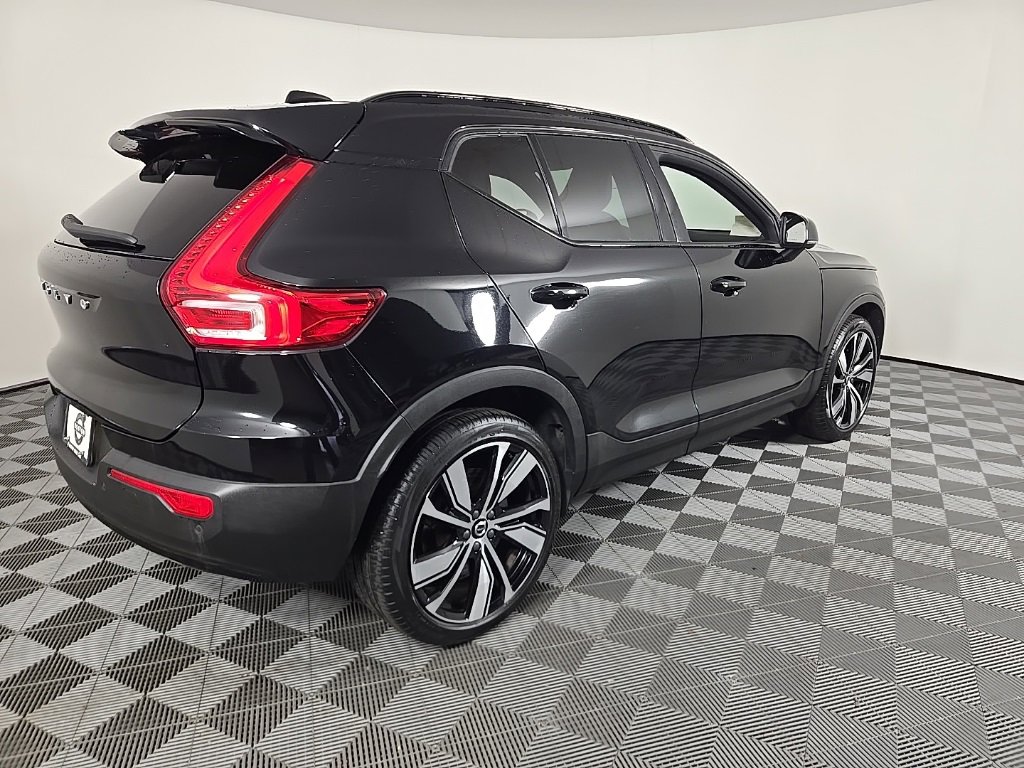 Used 2021 Volvo XC40 P8 Recharge w/ Advanced Package image 7