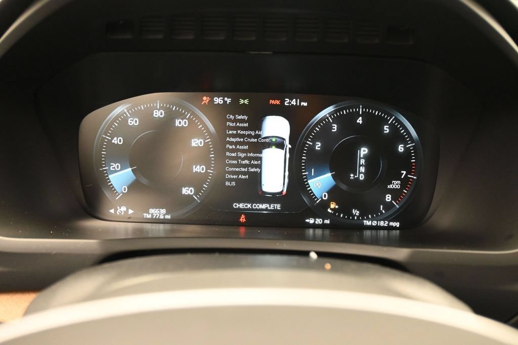 Used 2021 Volvo XC90 T5 Momentum w/ Protection Package Premier AWD/4WD image 12