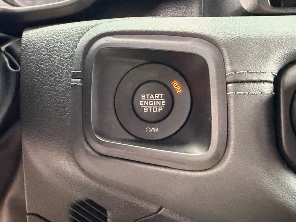 Certified 2025 Jeep Wrangler Unlimited Sahara w/ Safety Group image 29