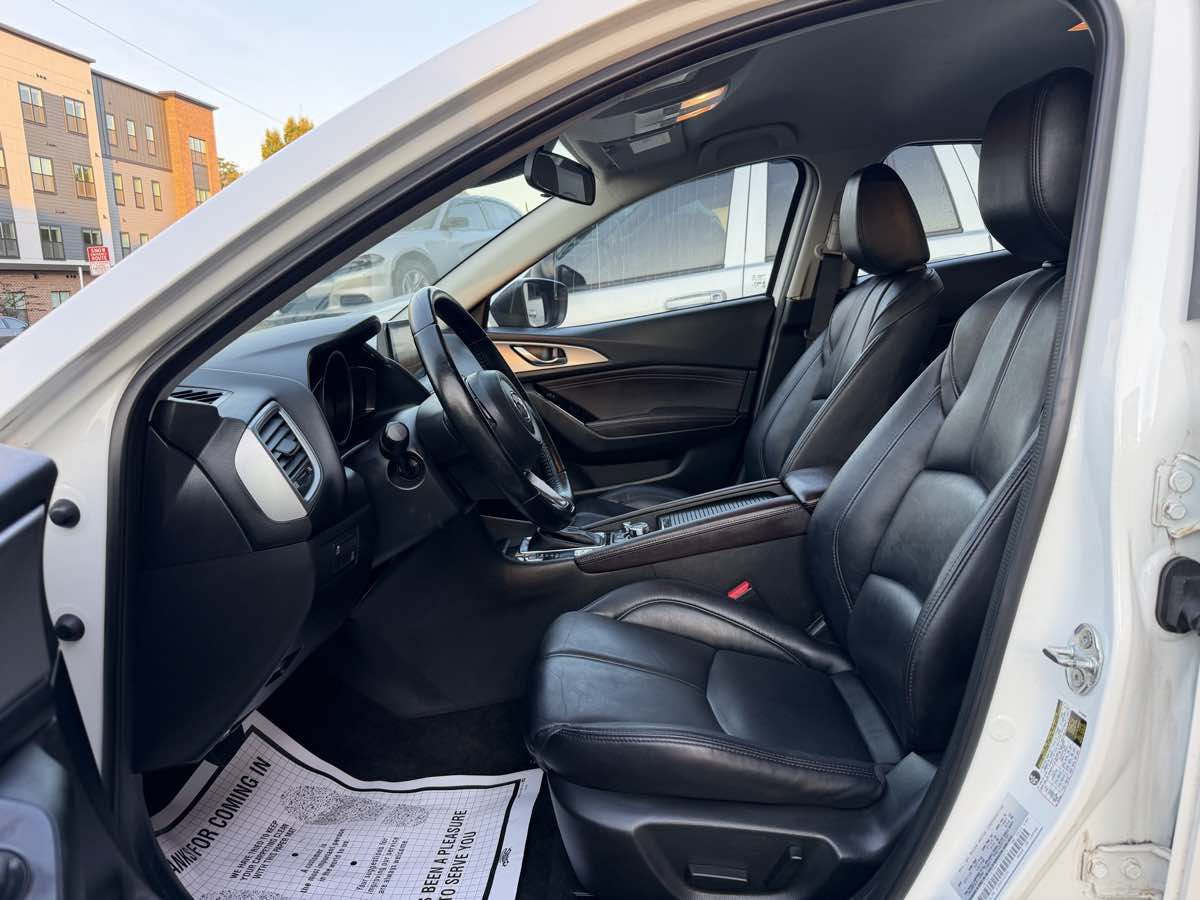 Used 2017 MAZDA MAZDA3 Touring FWD image 9