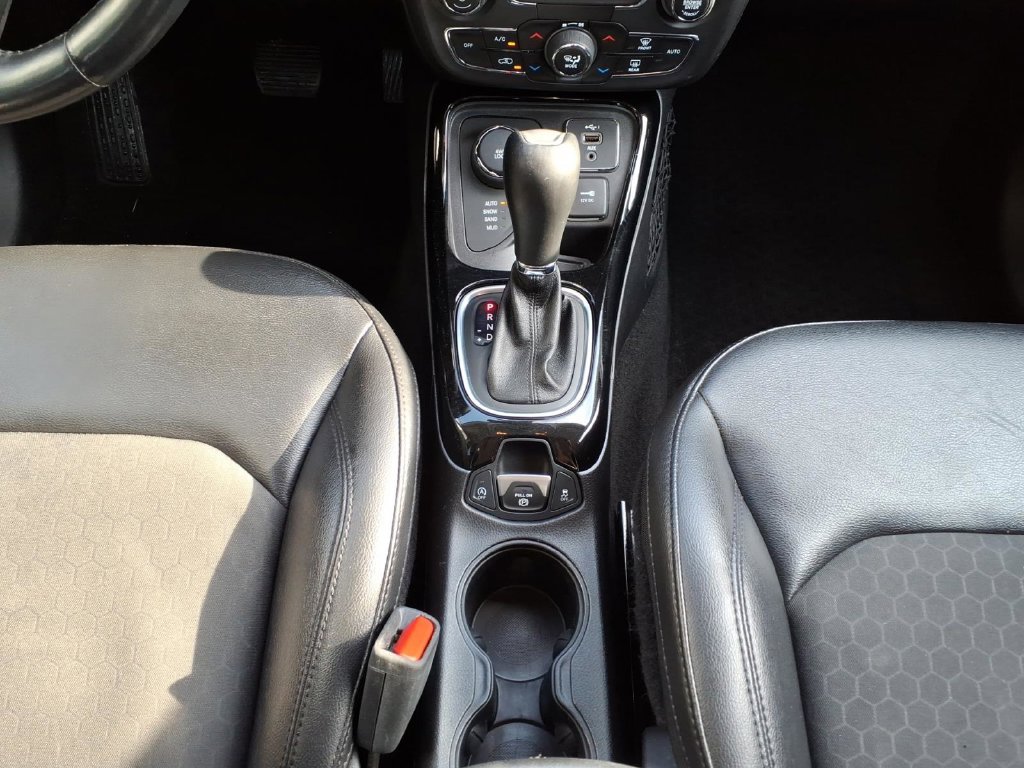 Used 2019 Jeep Compass Latitude AWD/4WD image 23