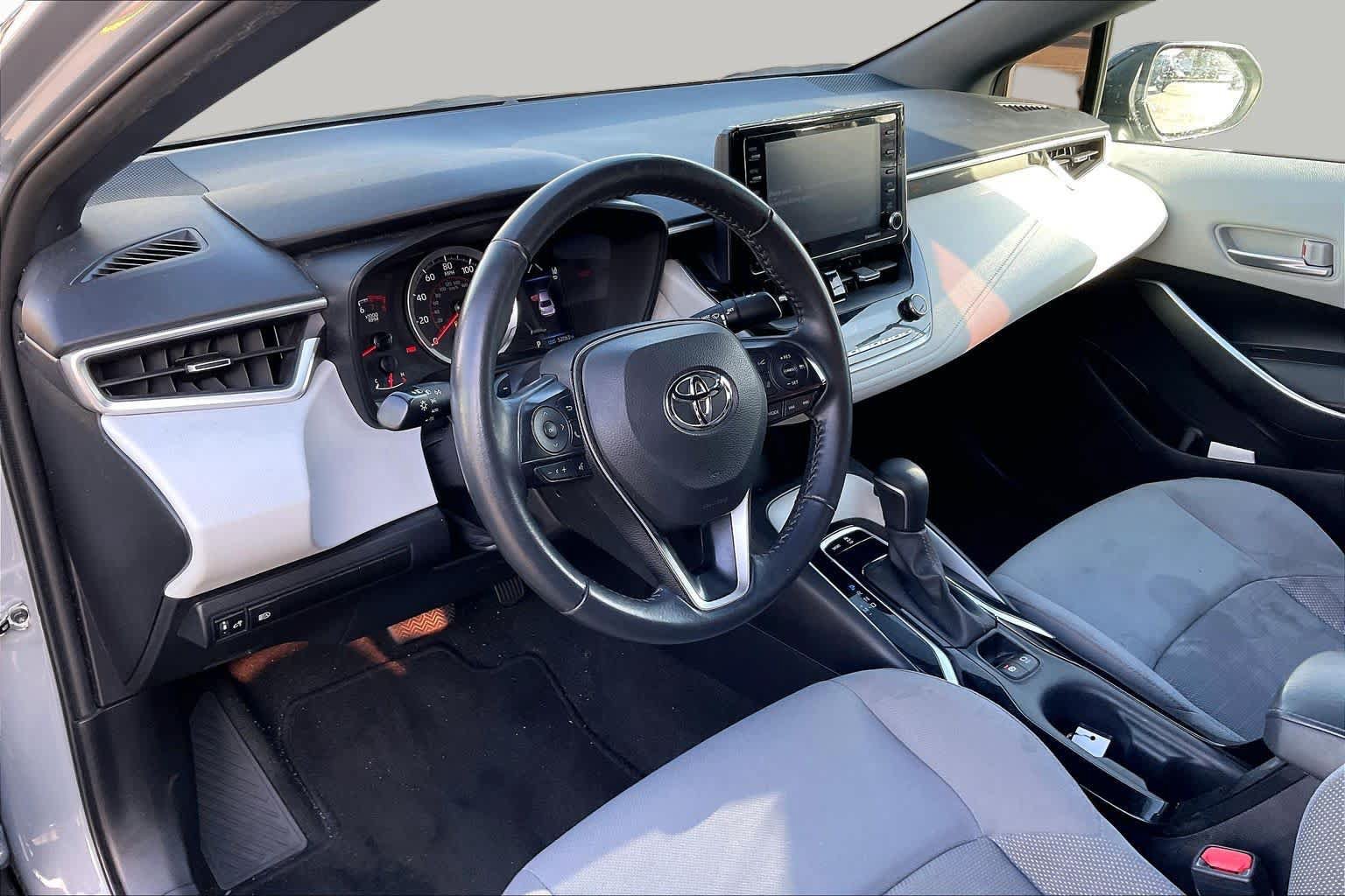 Used 2022 Toyota Corolla SE w/ Carpet Mat Package (TMS) FWD image 17