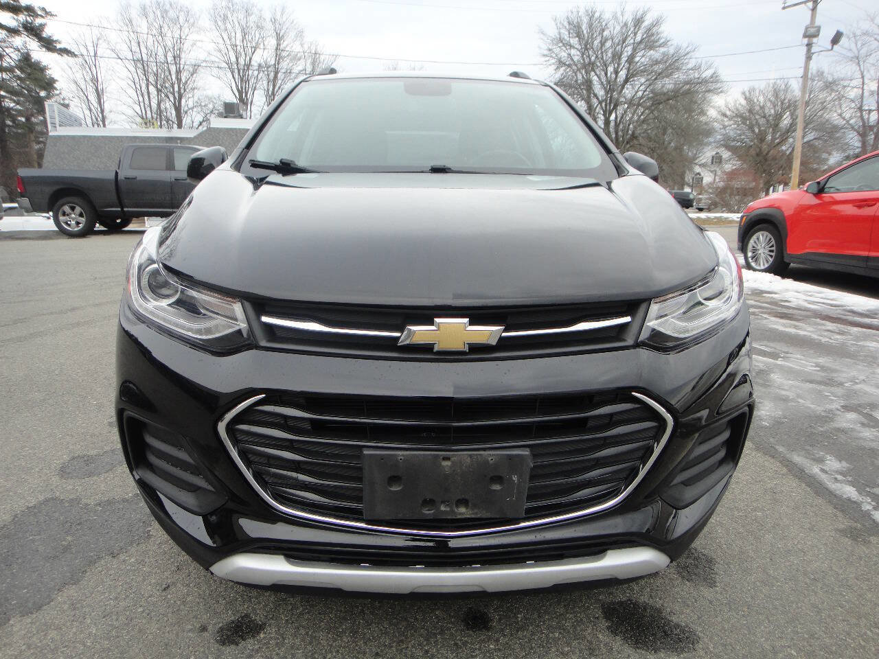 Used 2019 Chevrolet Trax LT w/ LT Convenience Package image 2