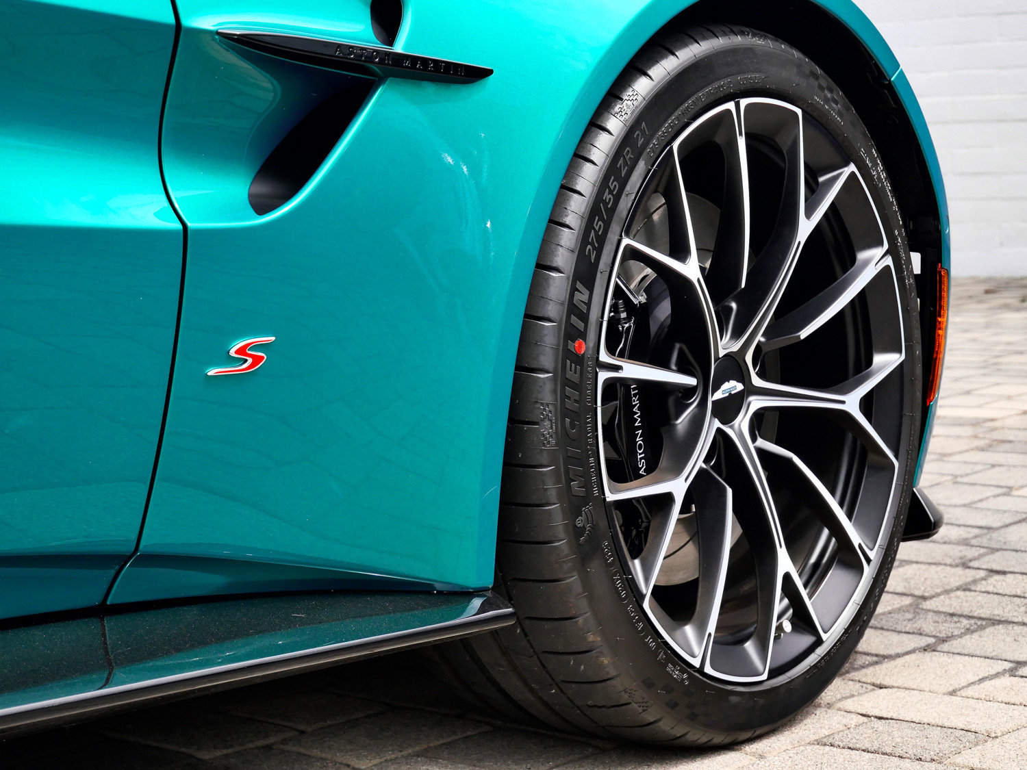 New 2026 Aston Martin V8 Vantage S RWD image 9