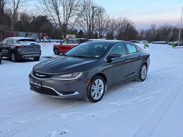 Used 2015 Chrysler 200 Limited w/ Convenience Group image 4