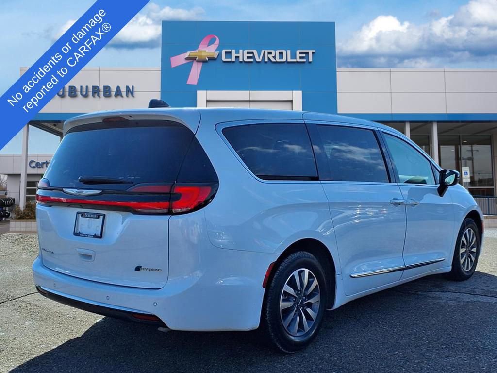Used 2023 Chrysler Pacifica Limited image 5