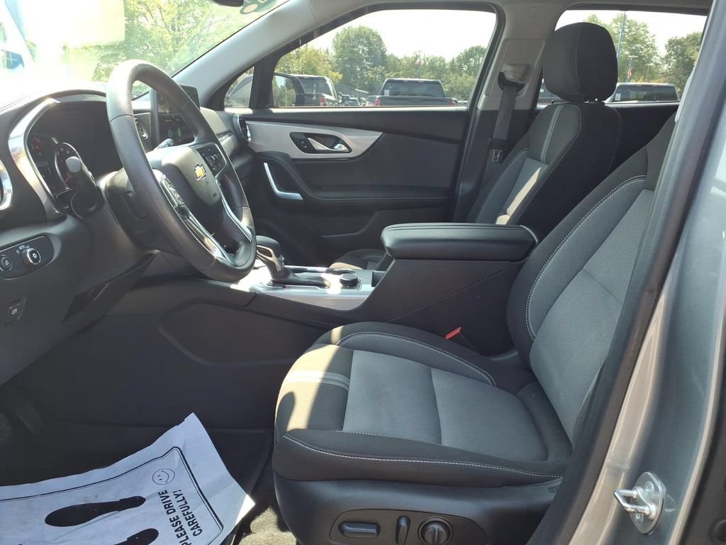 Used 2024 Chevrolet Blazer LT w/ Convenience Package FWD image 12