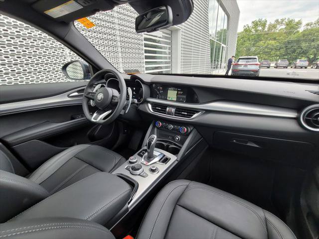Used 2025 Alfa Romeo Stelvio Sprint AWD/4WD image 26