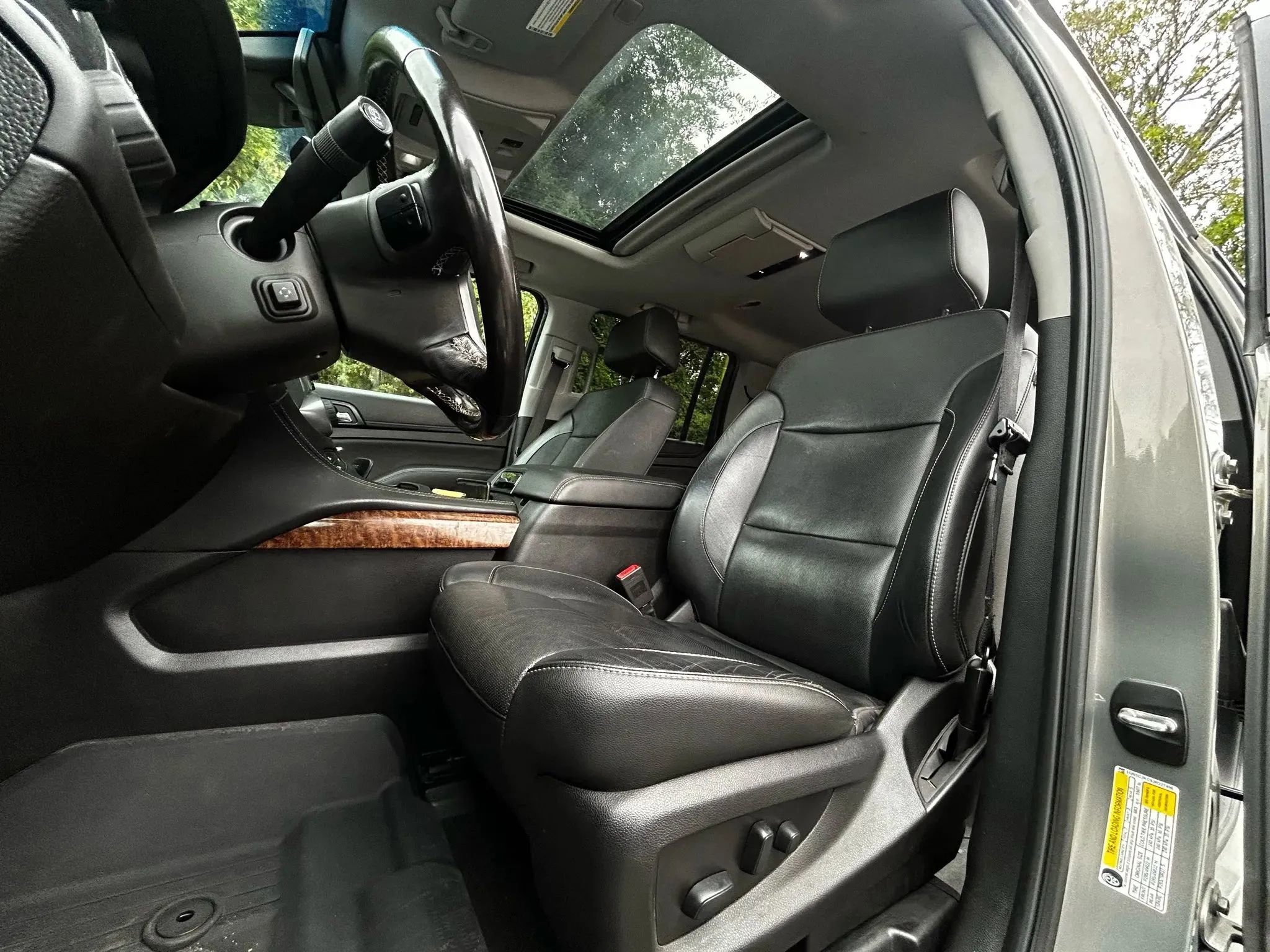 Used 2018 Chevrolet Suburban Premier image 35