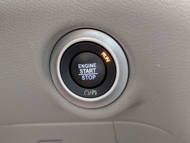 Used 2023 Chrysler Pacifica Touring-L FWD image 23