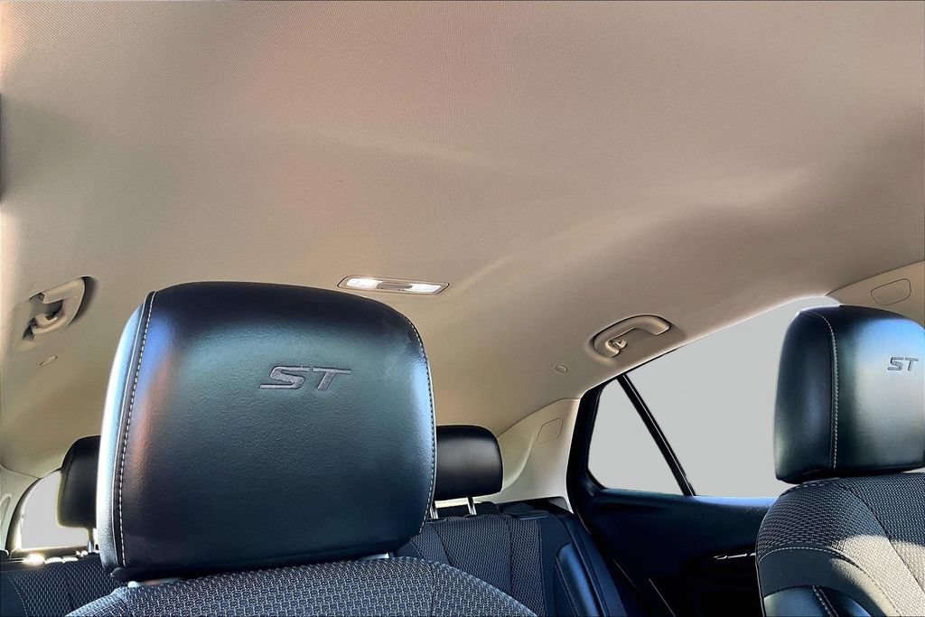 Used 2022 Buick Envision Preferred w/ Sport Touring Package FWD image 17