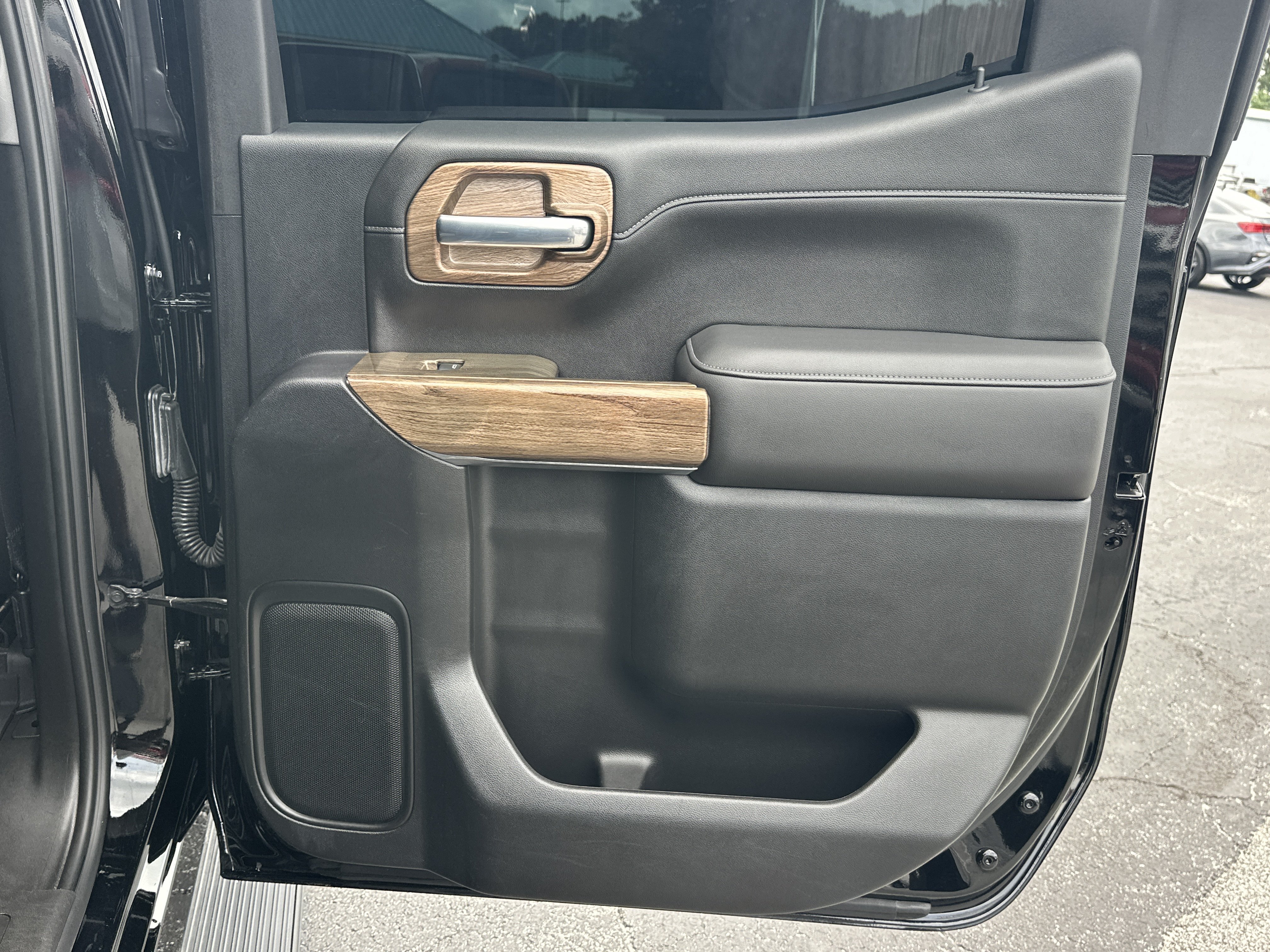 Used 2021 Chevrolet Silverado 1500 LTZ RWD image 16
