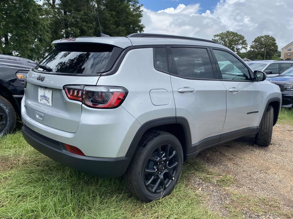 New 2026 Jeep Compass Latitude AWD/4WD image 36