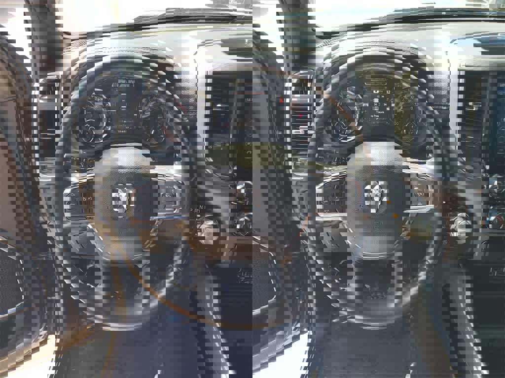 Used 2024 RAM 1500 Laramie image 24