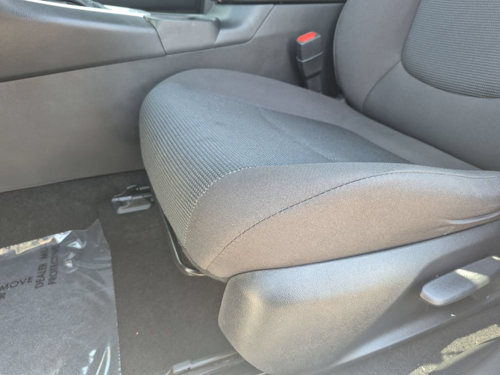 Used 2023 Toyota RAV4 LE AWD/4WD image 12