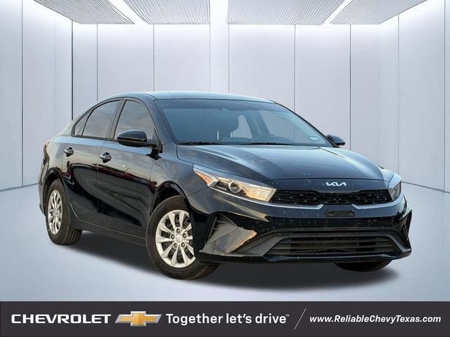 Used 2023 Kia Forte LX FWD image 1