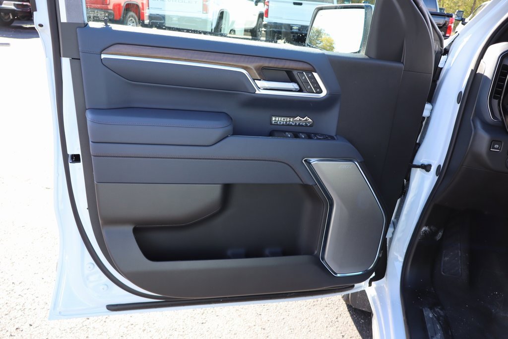 New 2026 Chevrolet Silverado 1500 High Country image 4