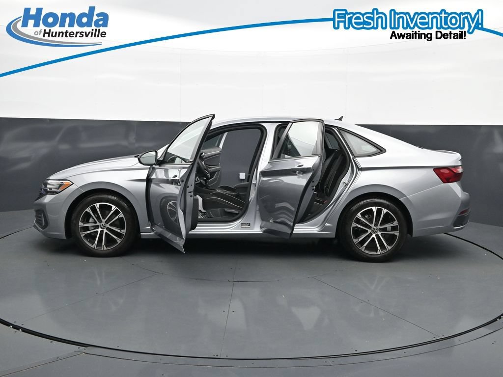 Used 2024 Volkswagen Jetta Sport FWD image 41